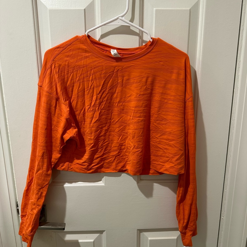 Lululemon workout top